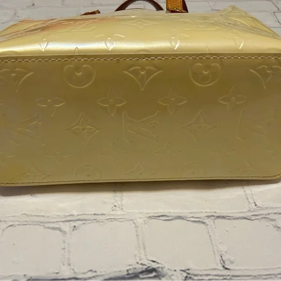 Louis Vuitton Vernis Reade PM Yellow Tote - EUC - Picture 5 of 15